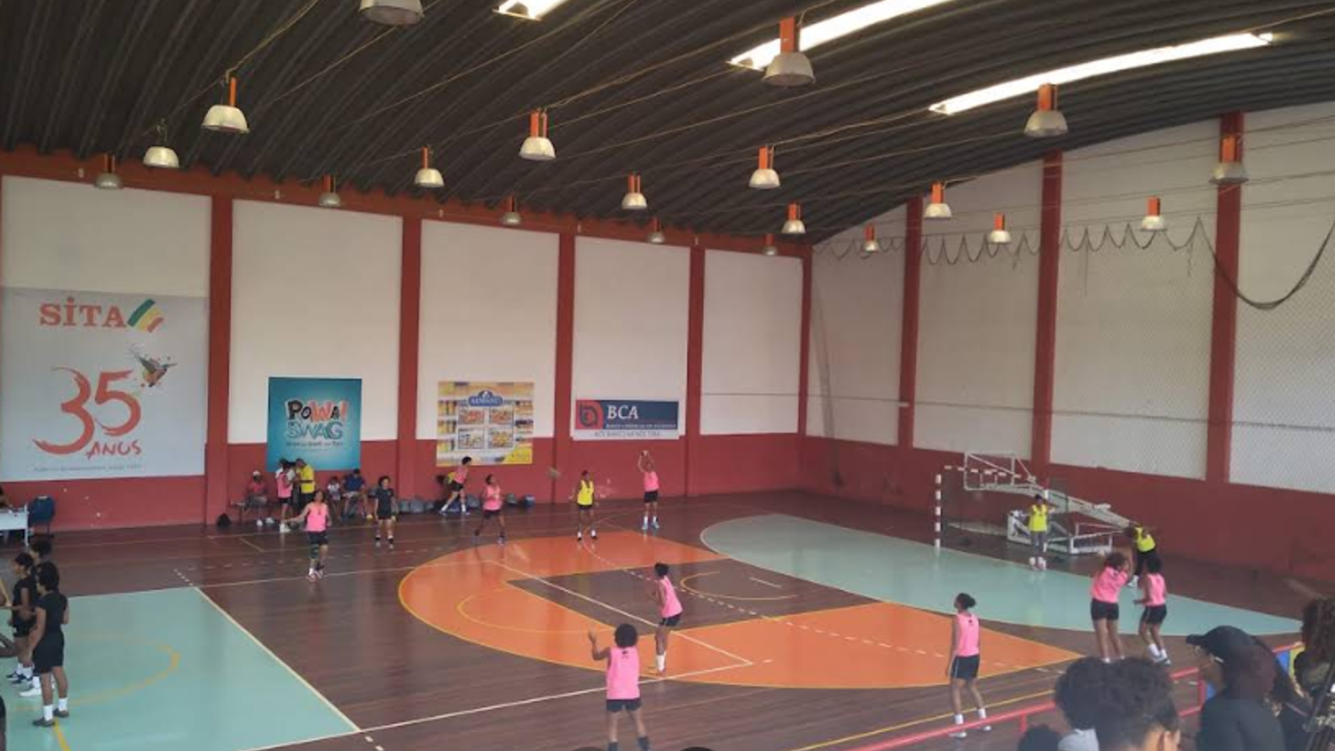 Polivalente Oeiras  - mindelolife.com