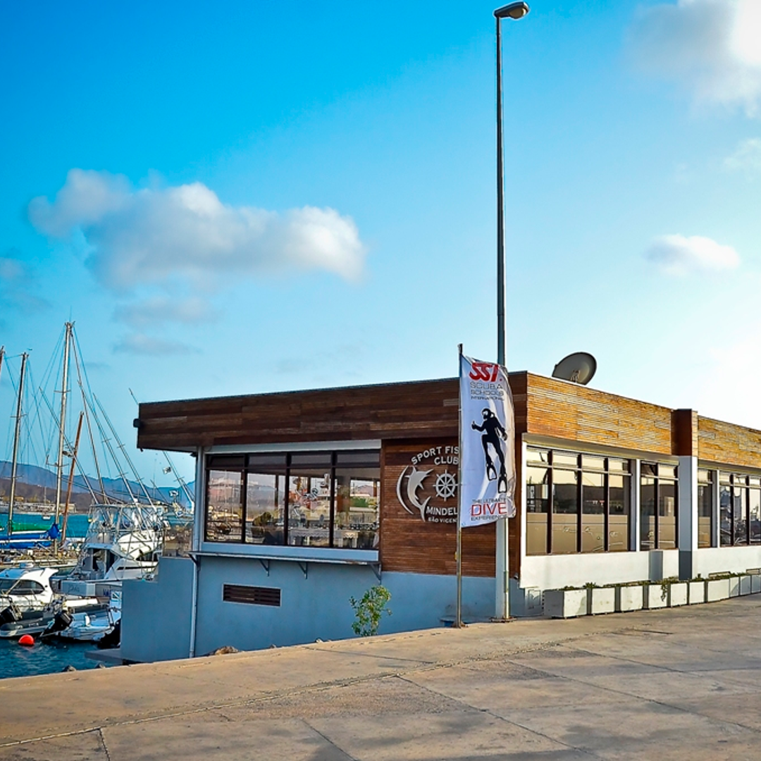 Dokas Restaurant & Bar