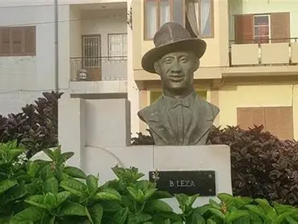 Busto de B. Leza