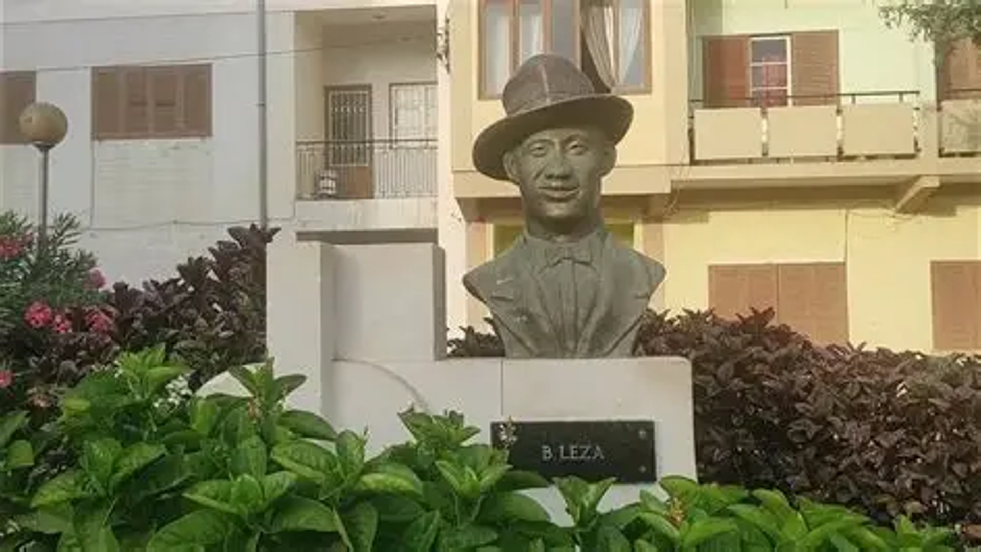 Busto de B. Leza