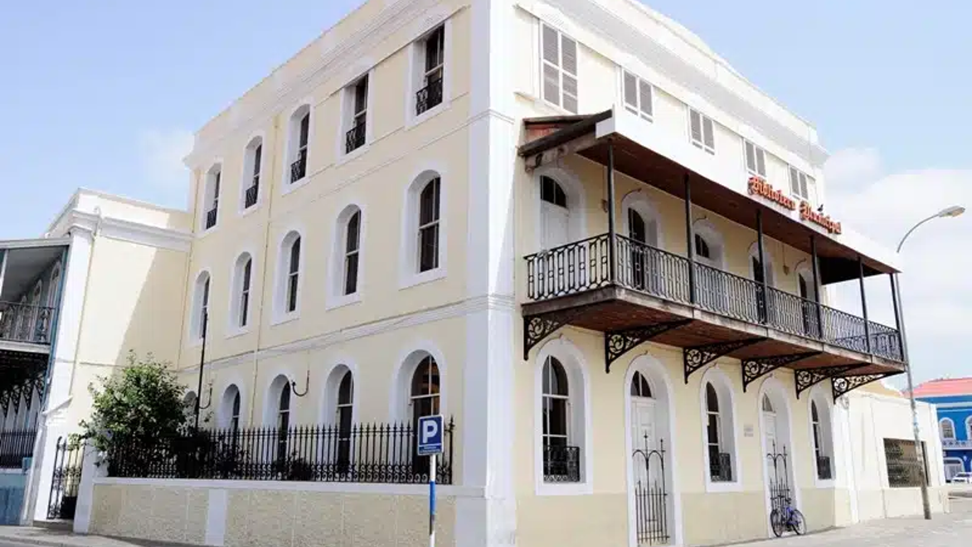 Biblioteca Mindelo - mindelolife.com