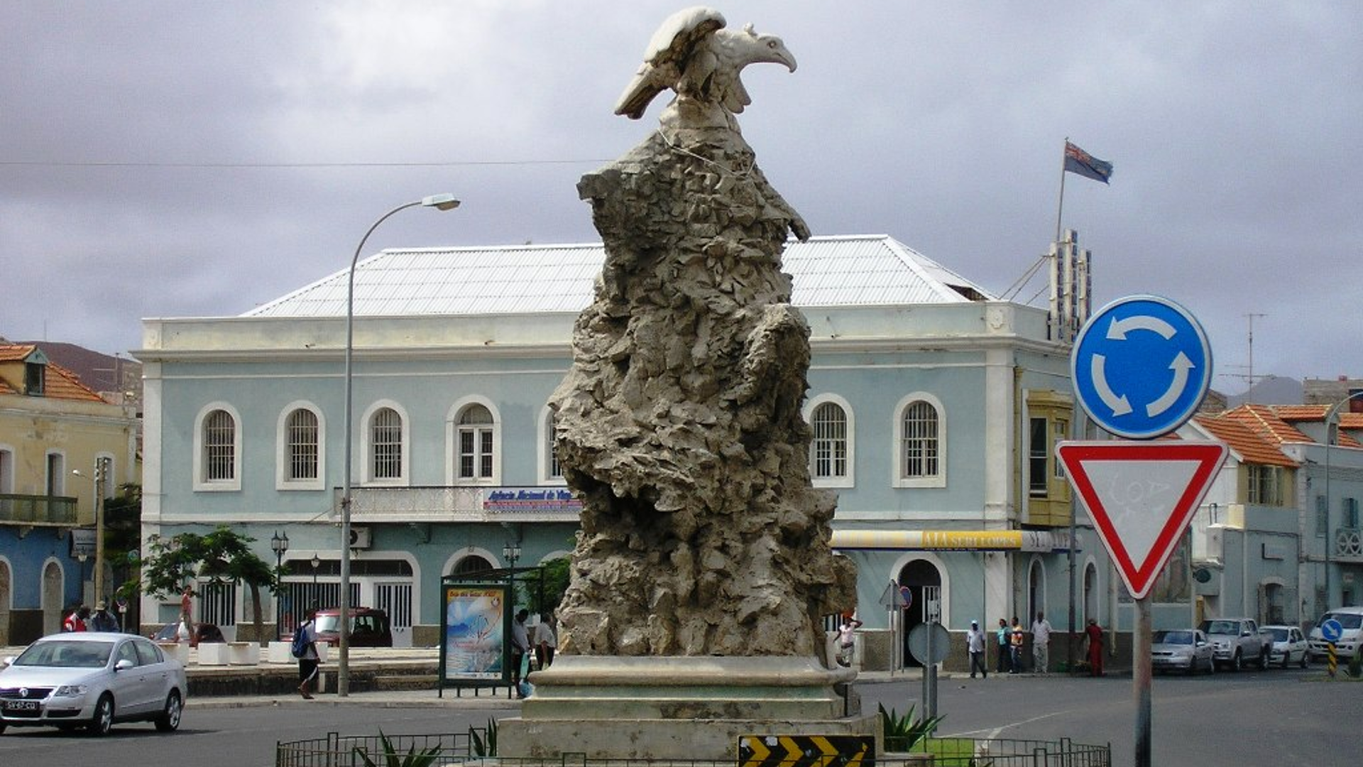 The Águia monument to the first South Atlantic air crossing in Mindelo.