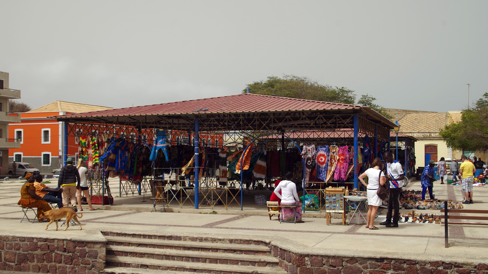 Street-level view of Praça Estrela in Mindelo.