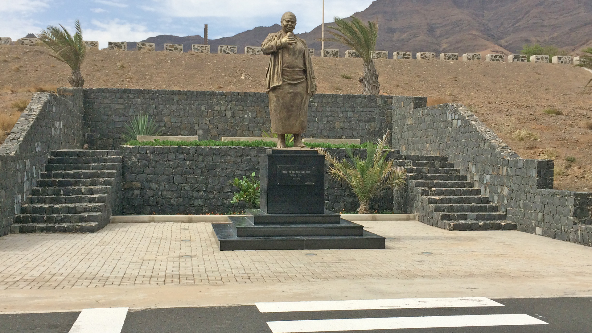 Statue of Cesária Évora outside São Vicente airport.